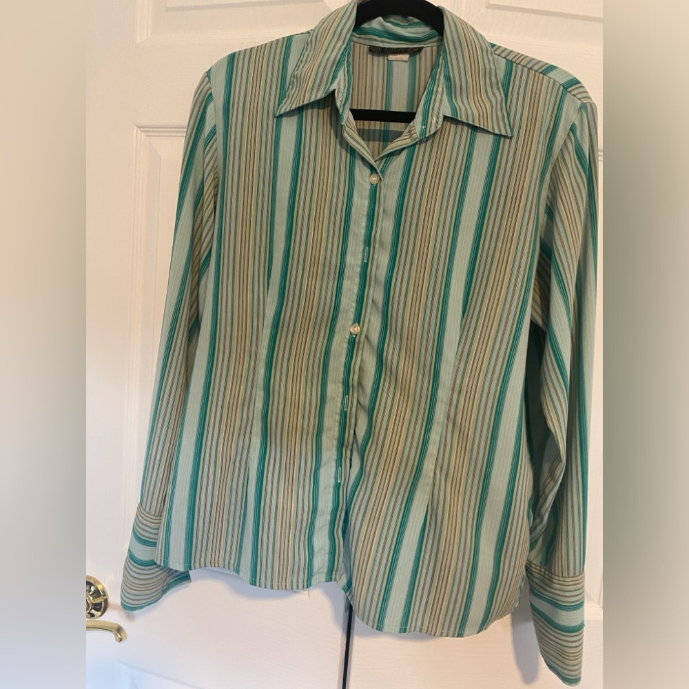 Ninety collared button down long-sleeved blouse